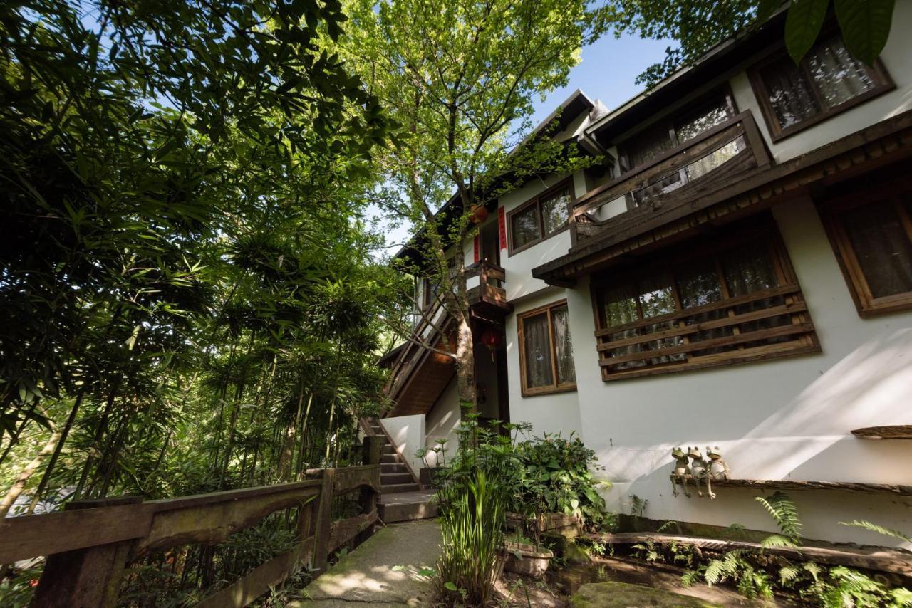 Zhou Ye Cottage Sanyi Exterior photo